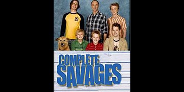 Chlapi sobě – 01×19 The Complete Savages in…’Hot Water’